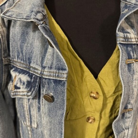 Jean Jacket with Removable Fur Collar - Picture 4 of 9